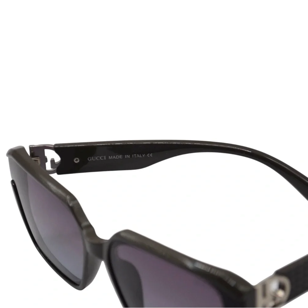 Gucci Women’s Polarized Sunglasses | Black Frames | Violet Pink Gradient Lens - Picture 4 of 12